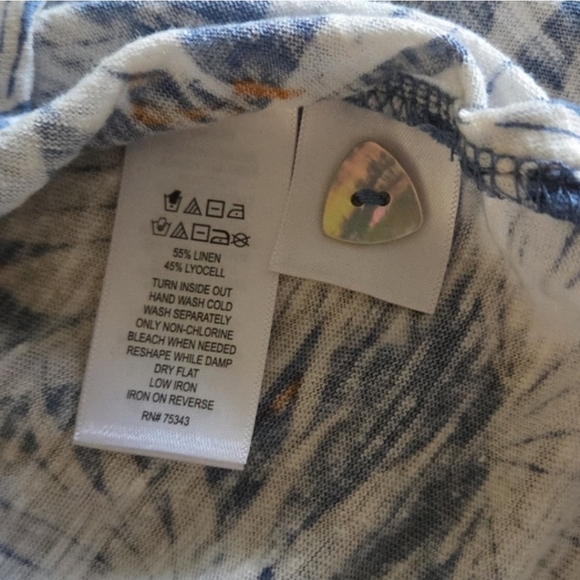 Rachel Zoe Sleeveless Blue Palm-Print Button Front Top - Picture 6 of 6